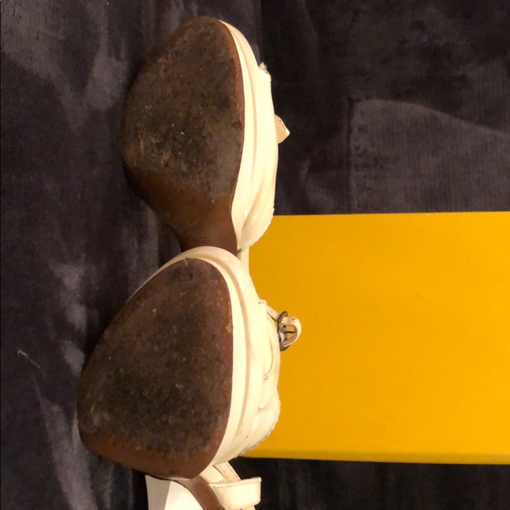 Patent white ivory sandal - Picture 4 of 5